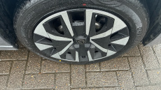 Peugeot 208 1.2 PureTech 100 Style 5dr Petrol Hatchback